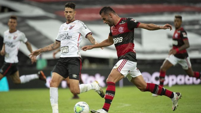 Brasileirão: De olho no título Flamengo encara Athletico em Curitiba