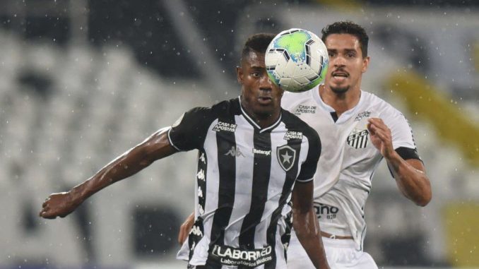 Santos duela com Botafogo em crise no Brasileiro