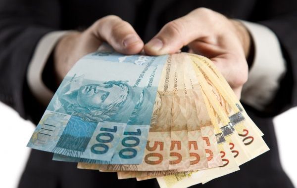 Câmara aprova MP que aumenta limite de crédito consignado