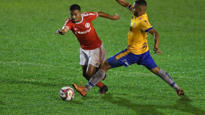 Internacional e Pelotas empatam em 2 a 2