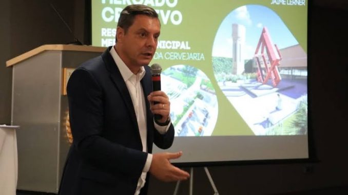 Prefeito de Santos palestra no Rotary Club