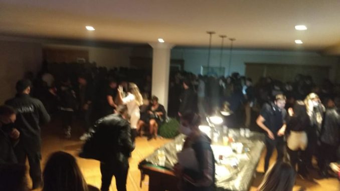 Polícia Civil flagra 300 pessoas aglomeradas em casa de luxo em Campos do Jordão