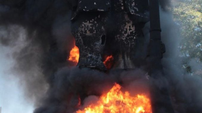 Polícia investiga incêndio em estátua de Borba Gato na capital de São Paulo