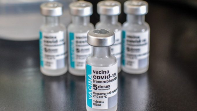 Santos antecipa para 8 semanas a segunda dose da AstraZeneca