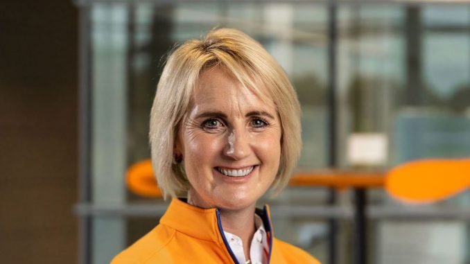 McLaren contrata neozelandesa Gilmour como primeira pilota da equipe