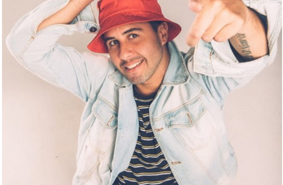 Bruno Diegues, ex-vocalista do Jeito Moleque, irá substituir o grupo Inimigos da HP no Réveillon Santos Music