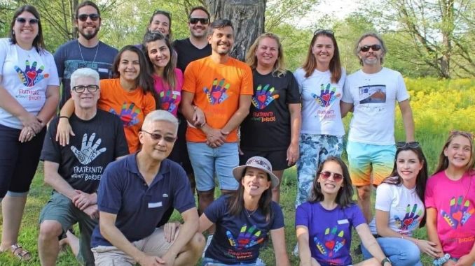 Grupo de voluntários se organizam em prol da Fraternidade sem Fronteiras no Canadá