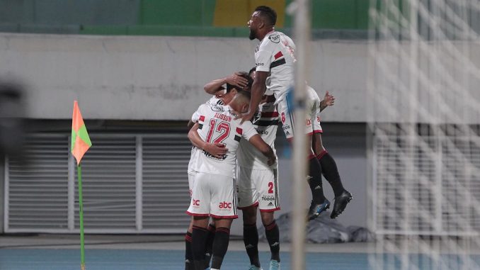 São Paulo derrota Wilstermann e fica perto da vaga