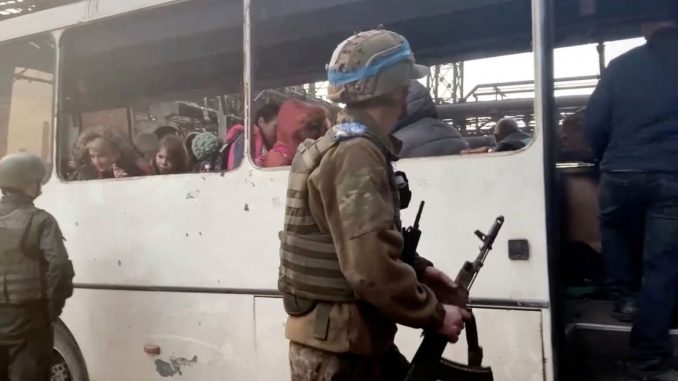 Retirada de civis de Mariupol continua garantem autoridades