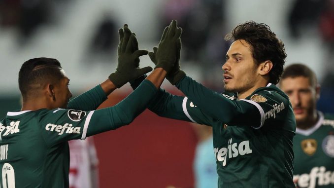 Palmeiras goleia e garante vaga antecipada nas oitavas