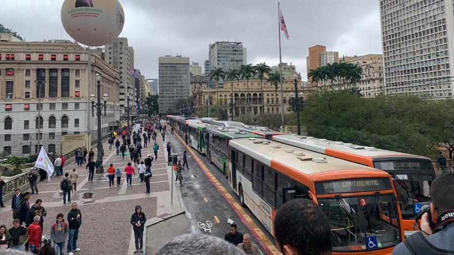 Motoristas aprovam greve de ônibus em São Paulo