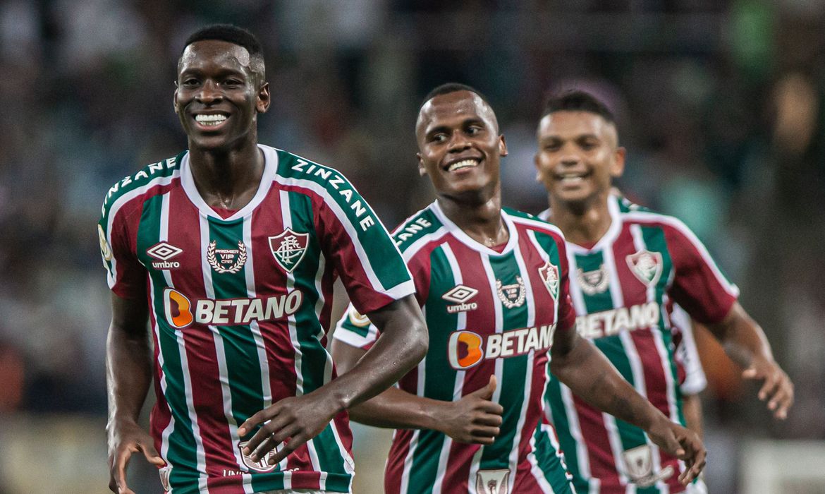 Fluminense supera o Atlético-MG no Maracanã