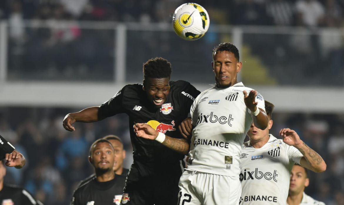 Santos e Bragantino empatam em 2 a 2 na Vila Belmiro