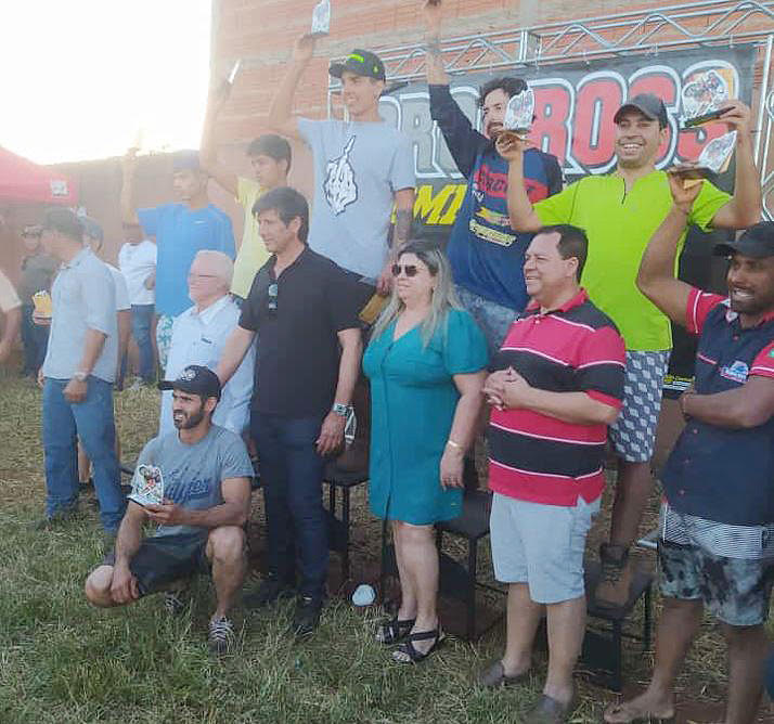 Piloto de motocross da Fundesport dá show em Minas Gerais