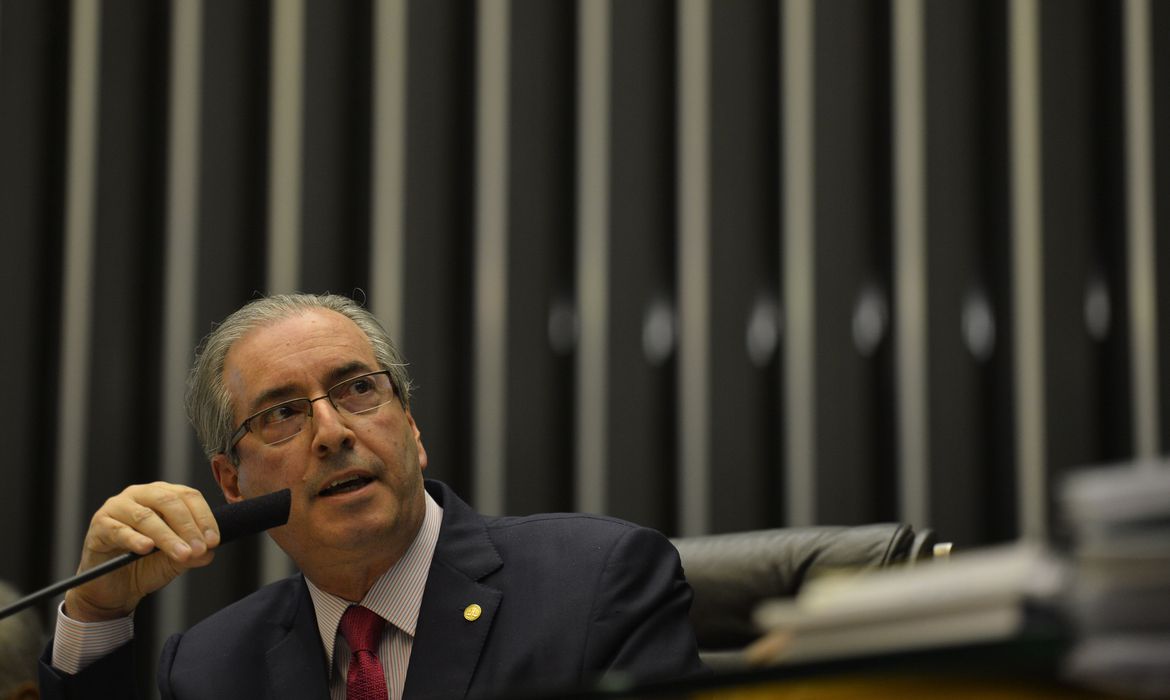 Justiça suspende efeitos da cassação de Eduardo Cunha