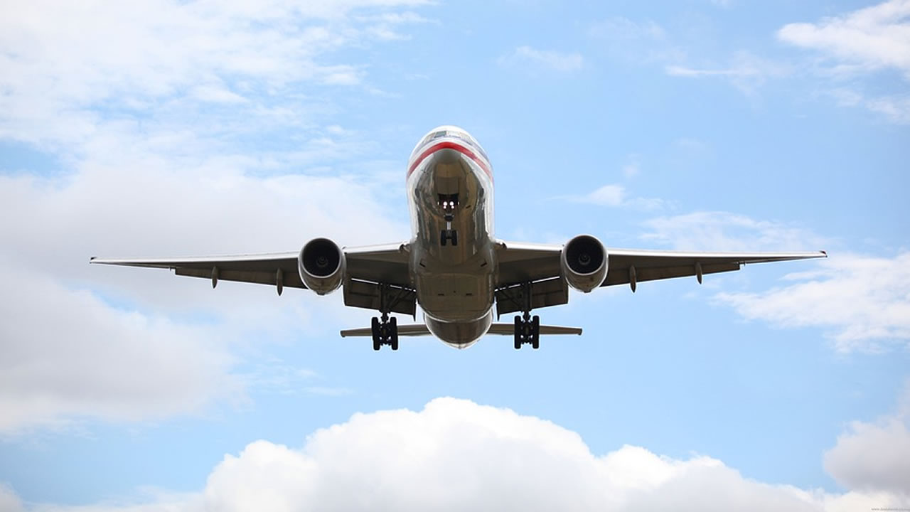 Avião da Gol arremete para evitar acidente no aeroporto de Congonhas