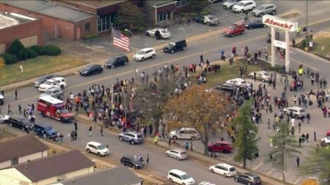 EUA: tiroteio em escola no Missouri deixa 3 mortos, incluindo suspeito