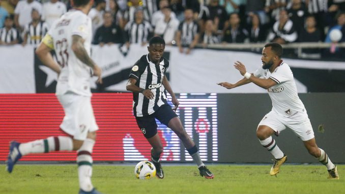 Fluminense  e Bota se enfrentam de olho em vaga na Libertadores