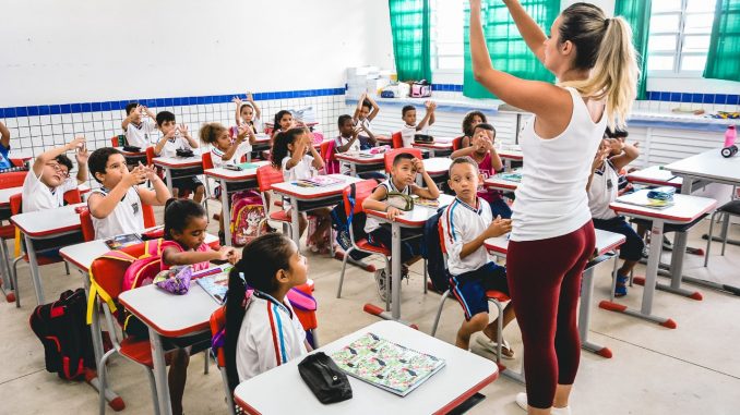 Prefeitura de Bertioga abre mais de 100 vagas em processo seletivo de professores temporários