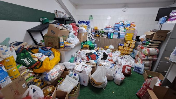 Posto de saúde volante atende vítimas acolhidas pela Prefeitura do Guarujá