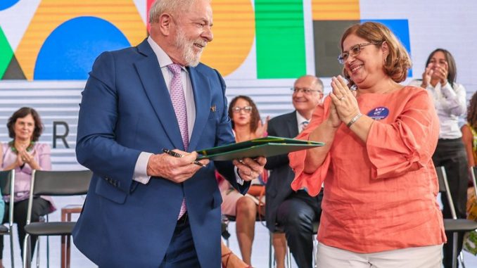 Presidente sanciona leis que ampliam proteção e combate à violência contra a mulher