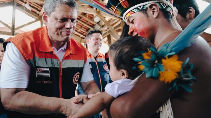 Governador apresenta medidas de apoio a comunidade indígena em Boraceia