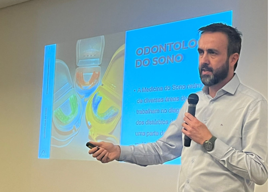 Sono é tema de palestra para alunos de saúde na Unimes, em Santos