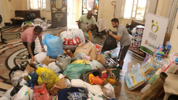 População santista se mobiliza para ajudar desabrigados após incêndio
