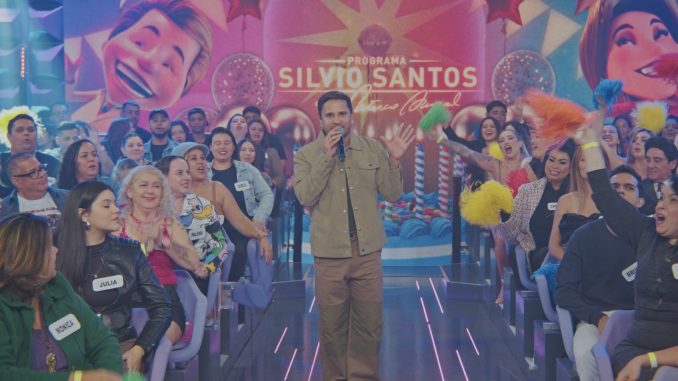 Eita, Lucas! comemora os 44 anos do SBT com quadro inédito, surpresas no auditório e bolo de aniversário