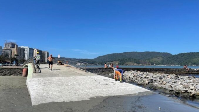 Terminam as obras de prolongamento da passarela sobre o Canal 6 em Santos