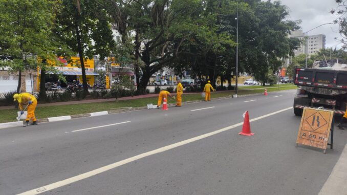 Guarujá segue com programação de zeladoria e tapa-buraco nos bairros