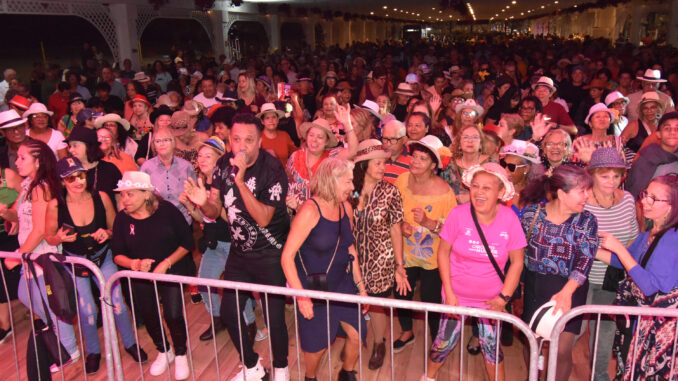 Baila Comigo diverte mais de 800 pessoas na Praça Portugal