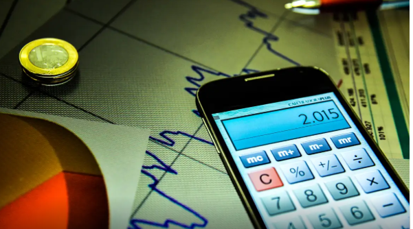 Mercado financeiro reduz previsão da inflação para 4,56% em 2025