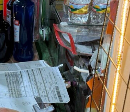 Vigilância Sanitária recolhe bebidas destiladas sem notas fiscais em fiscalização no Centro de Cubatão